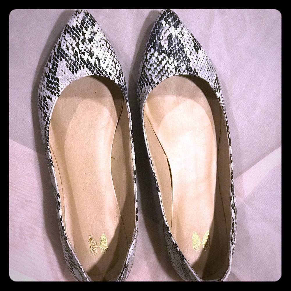 Victoria’s Secret faux snakeskin flats